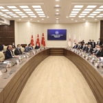 Toplu sözleşmede altı dönemdir tiyatro oynanıyor